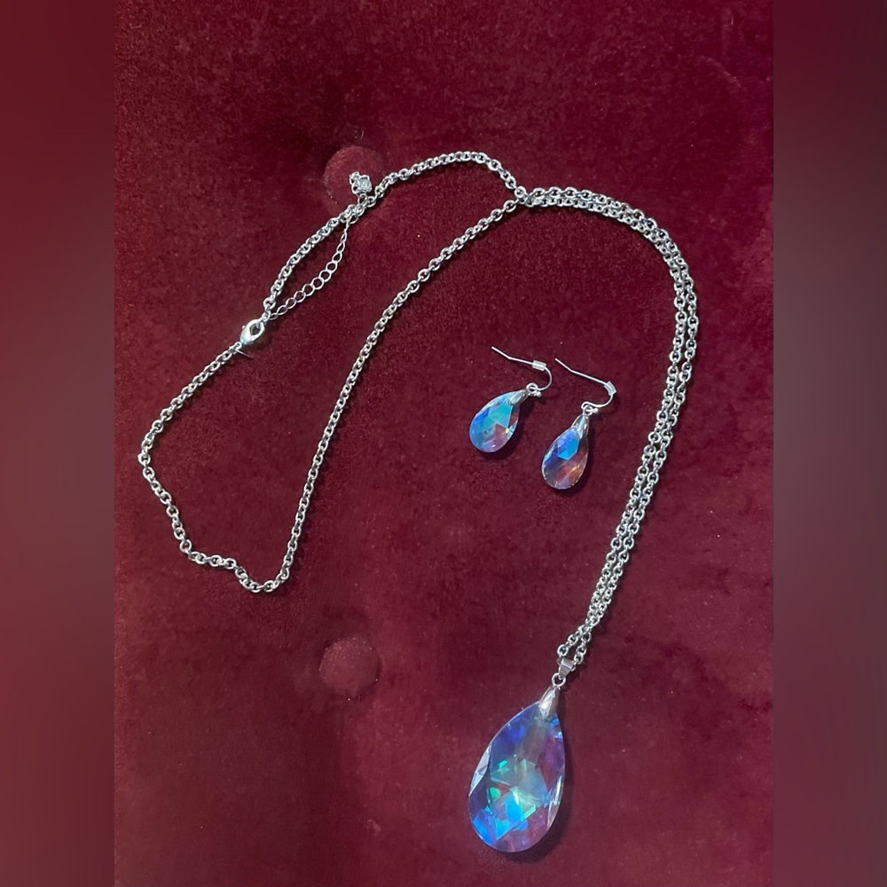 VGC Aurora Borealis/Northern Lights Style Faceted Necklace w/ Earrings ✨